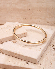 Load image into Gallery viewer, Basic Bangle in Yellow Gold
