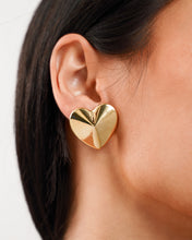 Load image into Gallery viewer, Pointed Heart Earrings in Yellow Gold
