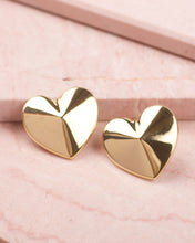 Load image into Gallery viewer, Pointed Heart Earrings in Yellow Gold
